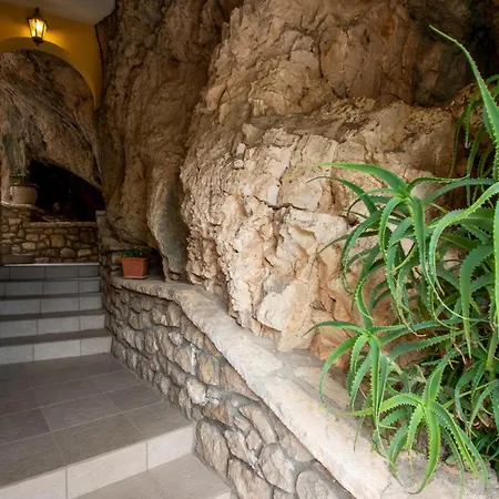 Crnja Luka I Blato (Korcula)