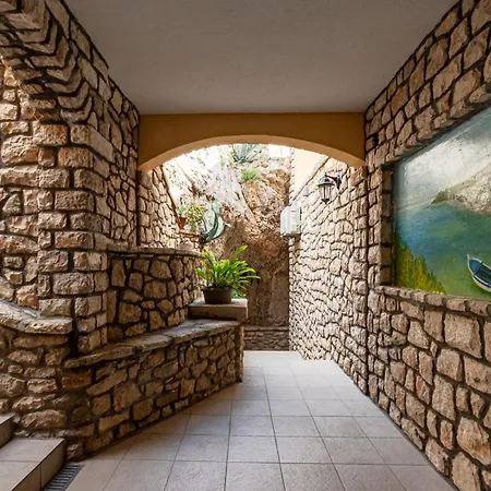 Crnja Luka I * Blato (Korcula)