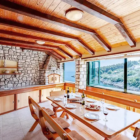 2 Bedroom Gorgeous In *