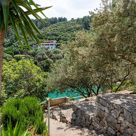 2 Bedroom Gorgeous In *