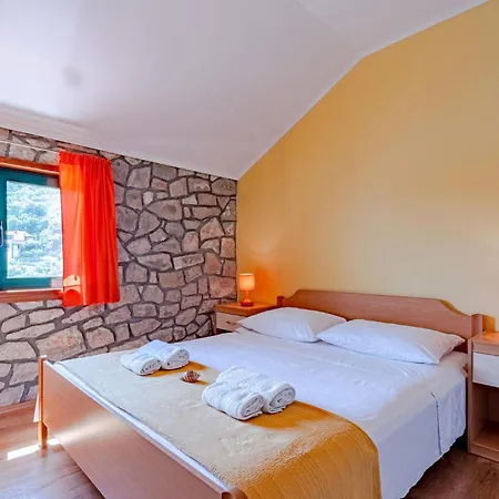 2 Bedroom Gorgeous In